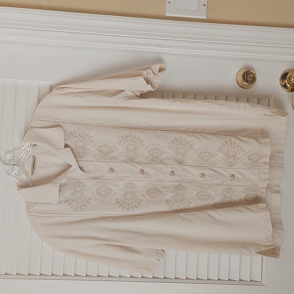 Tommy Bahama 100% silk like new shirt medium